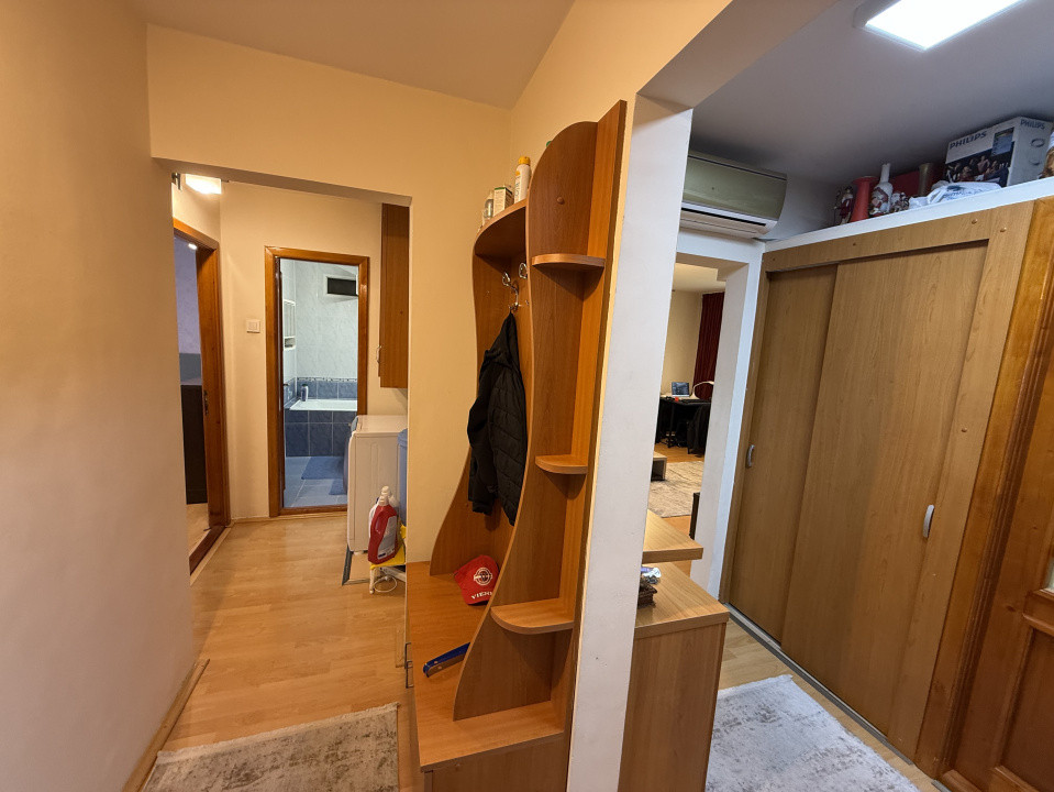 Apartament 3 camere, decomandat, 68 mp, Centru , Zona A. I. Cuza