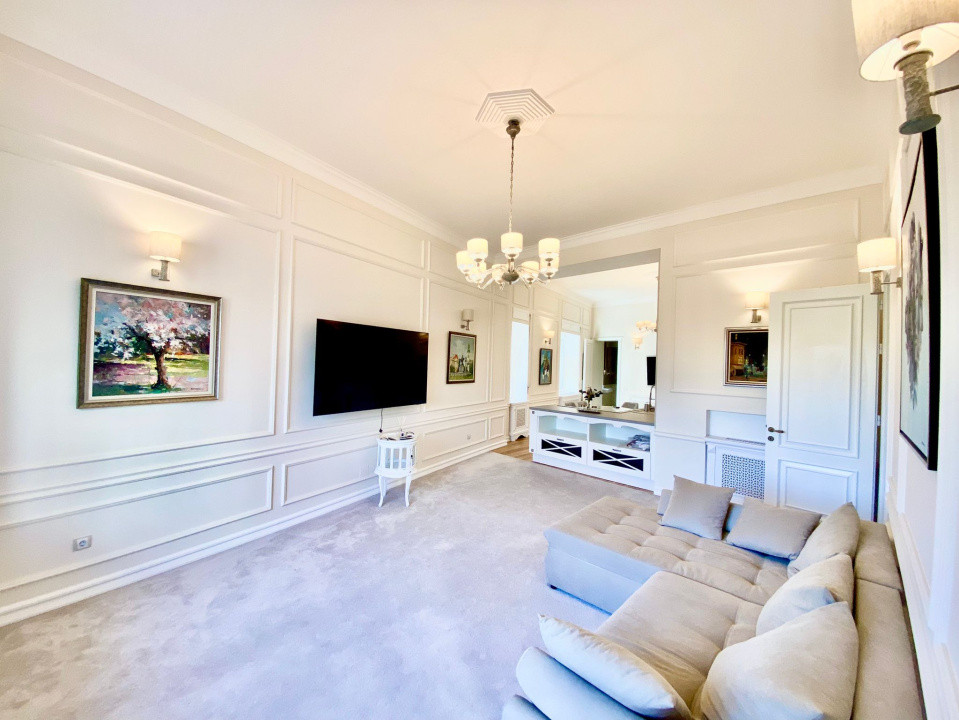 Apartament 2 camere ultracentral, mobilat, utilat, cu vedere spre malul Crișului