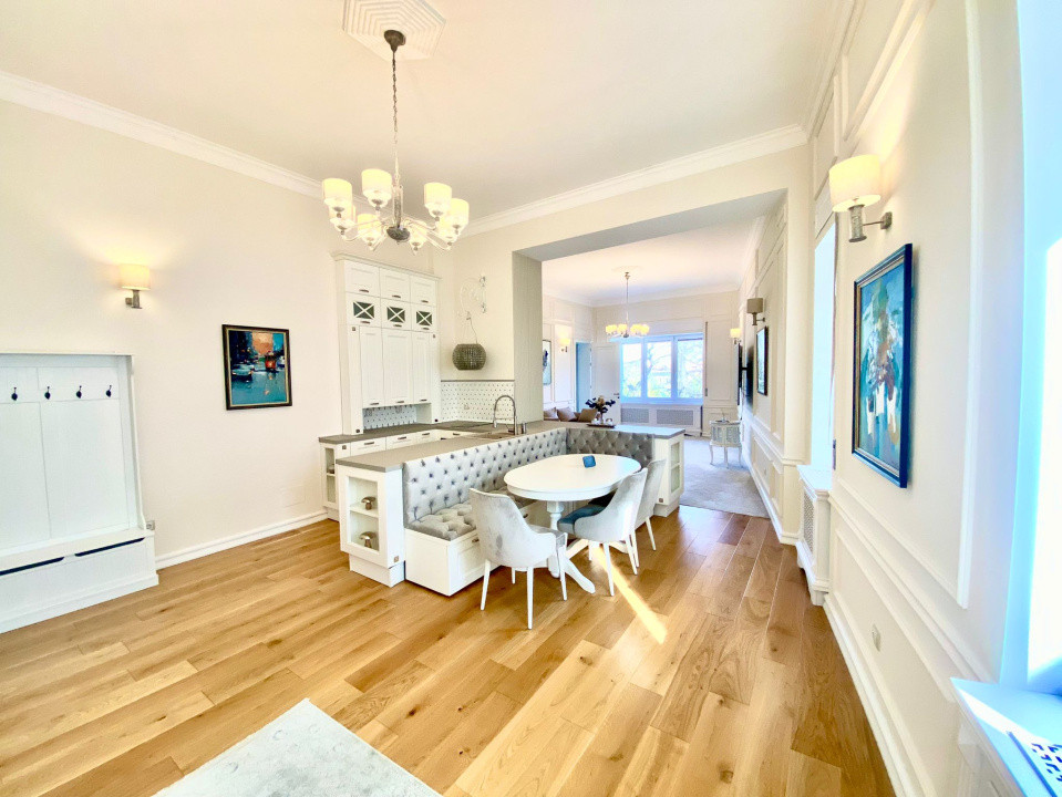 Apartament 2 camere ultracentral, mobilat, utilat, cu vedere spre malul Crișului