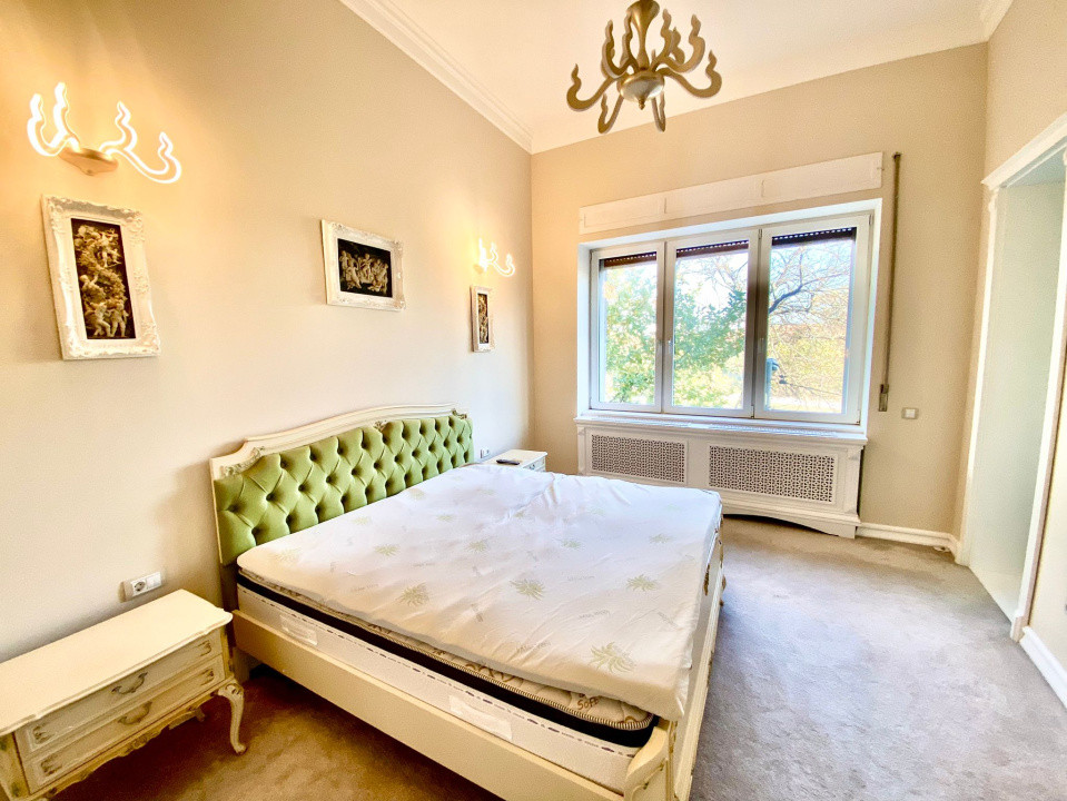 Apartament 2 camere ultracentral, mobilat, utilat, cu vedere spre malul Crișului