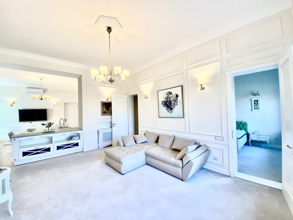 Apartament 2 camere ultracentral, mobilat, utilat, cu vedere spre malul Crișului