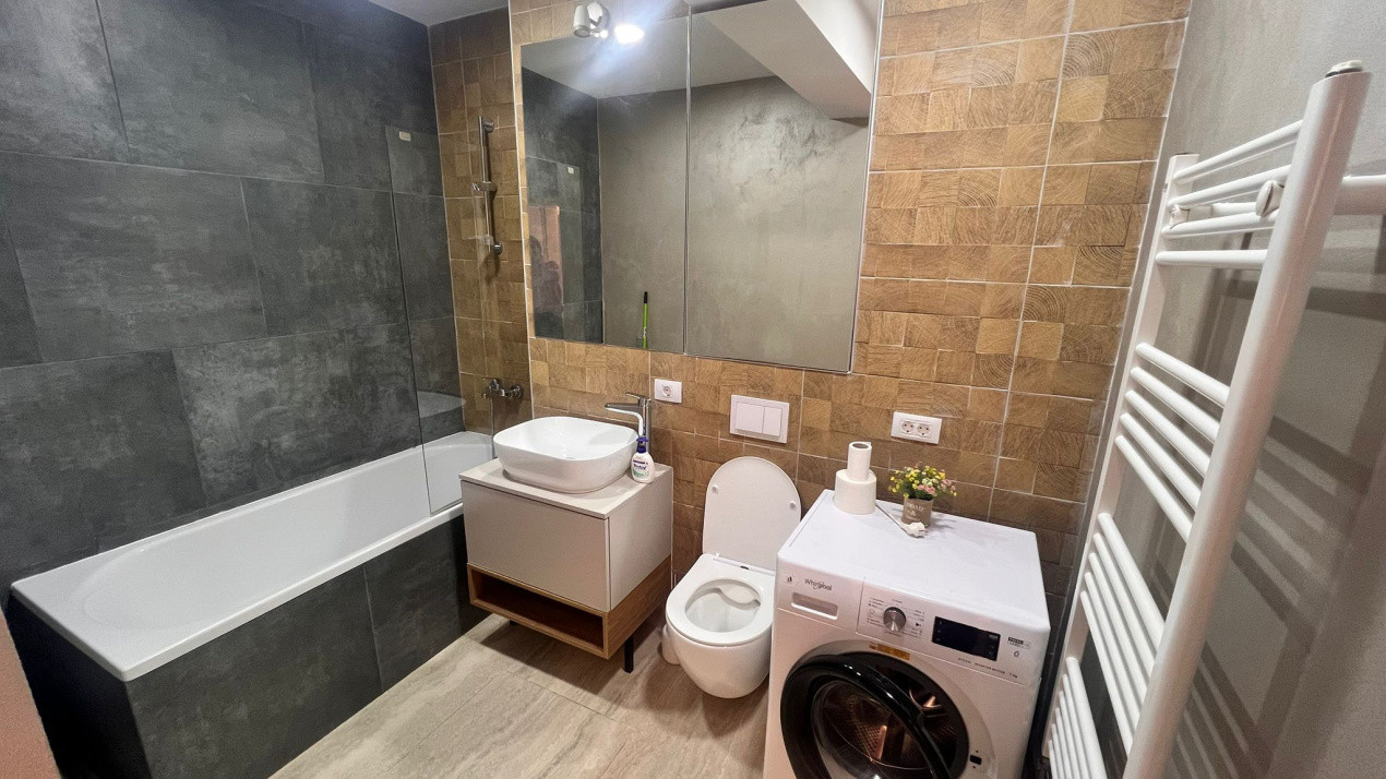 Apartament 3 camere decomandat | Parcare | Tractorul |