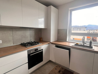 Apartament 3 camere decomandat | Parcare | Tractorul |