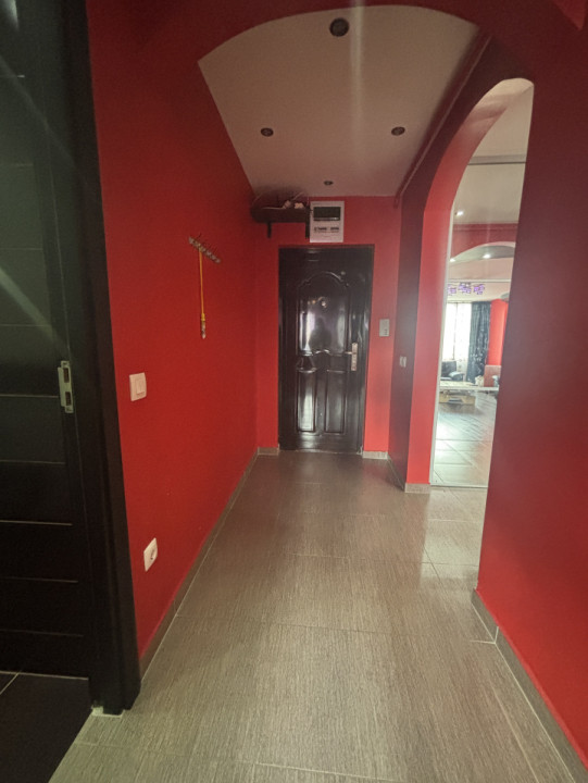 Apartament 4 camere de vanzare , zona Meda