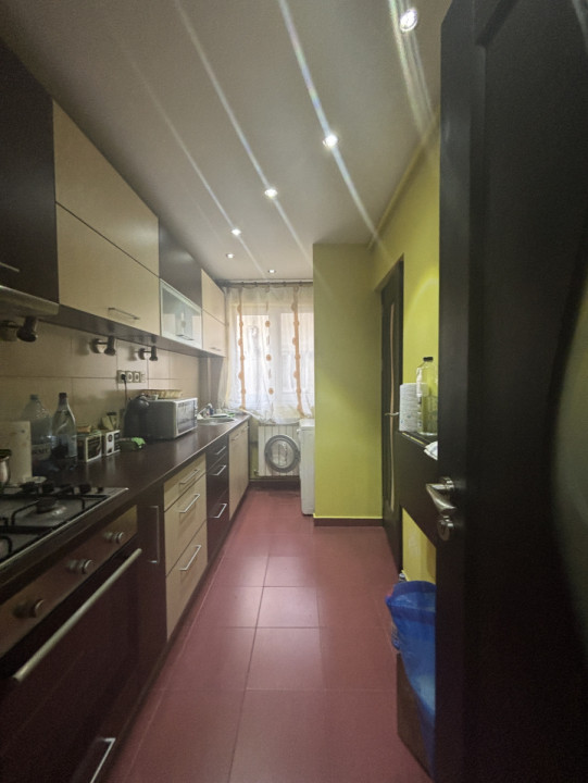 Apartament 4 camere de vanzare , zona Meda