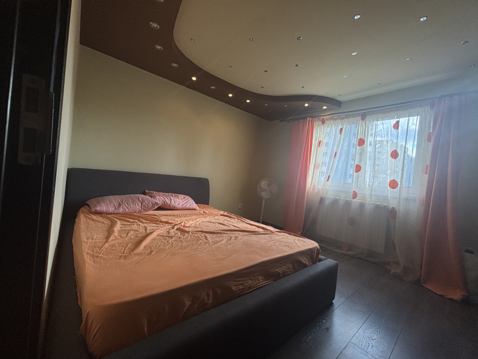 Apartament 4 camere de vanzare , zona Meda