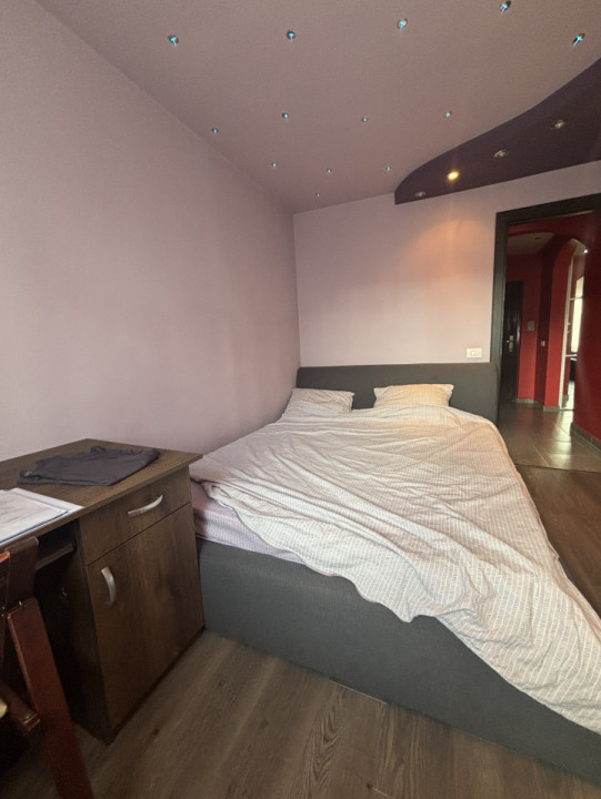 Apartament 4 camere de vanzare , zona Meda