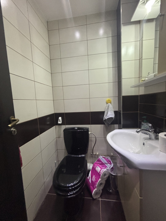 Apartament 4 camere de vanzare , zona Meda