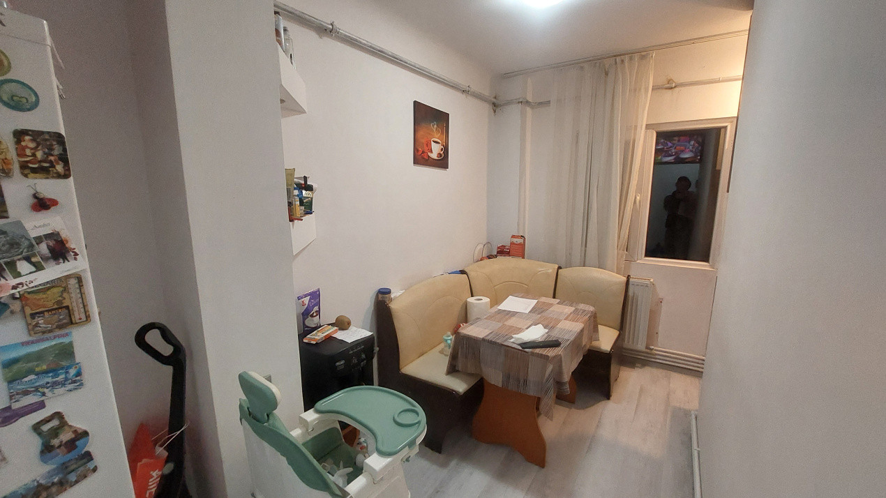 Apartament doua camere decomandat, etajul 1, Rovine zona Posta