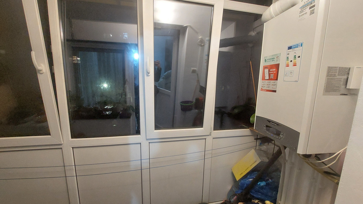 Apartament doua camere decomandat, etajul 1, Rovine zona Posta