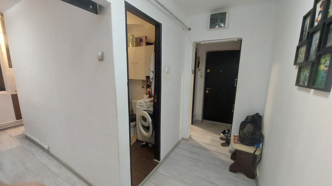 Apartament doua camere decomandat, etajul 1, Rovine zona Posta