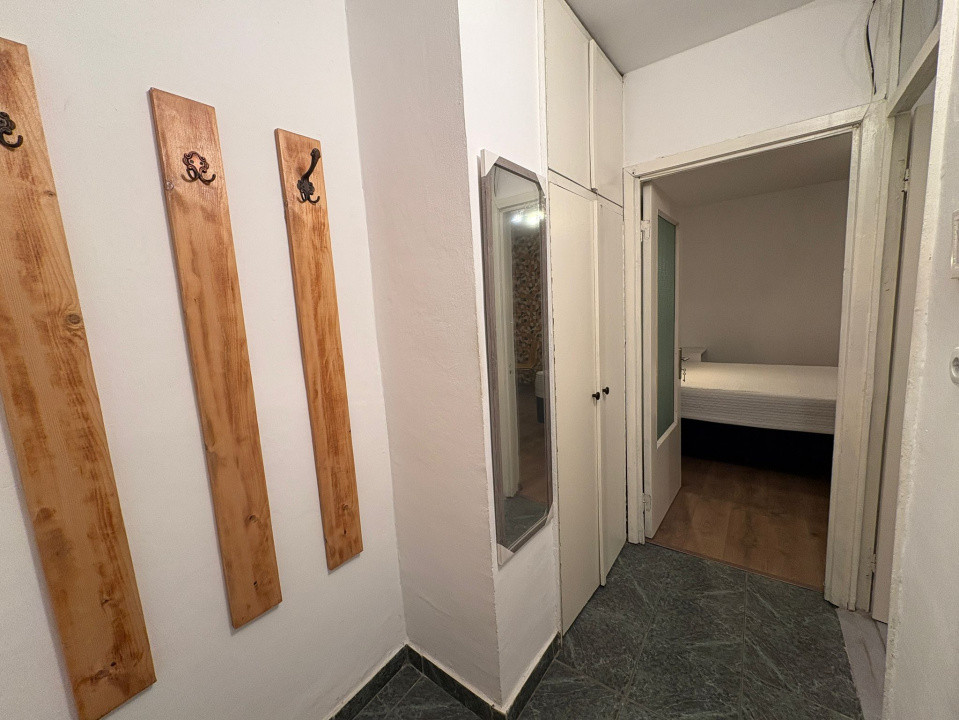 Garsoniera, 30 mp, semidecomandata, Cartier 1 Mai, Zona Spital Nr. 1