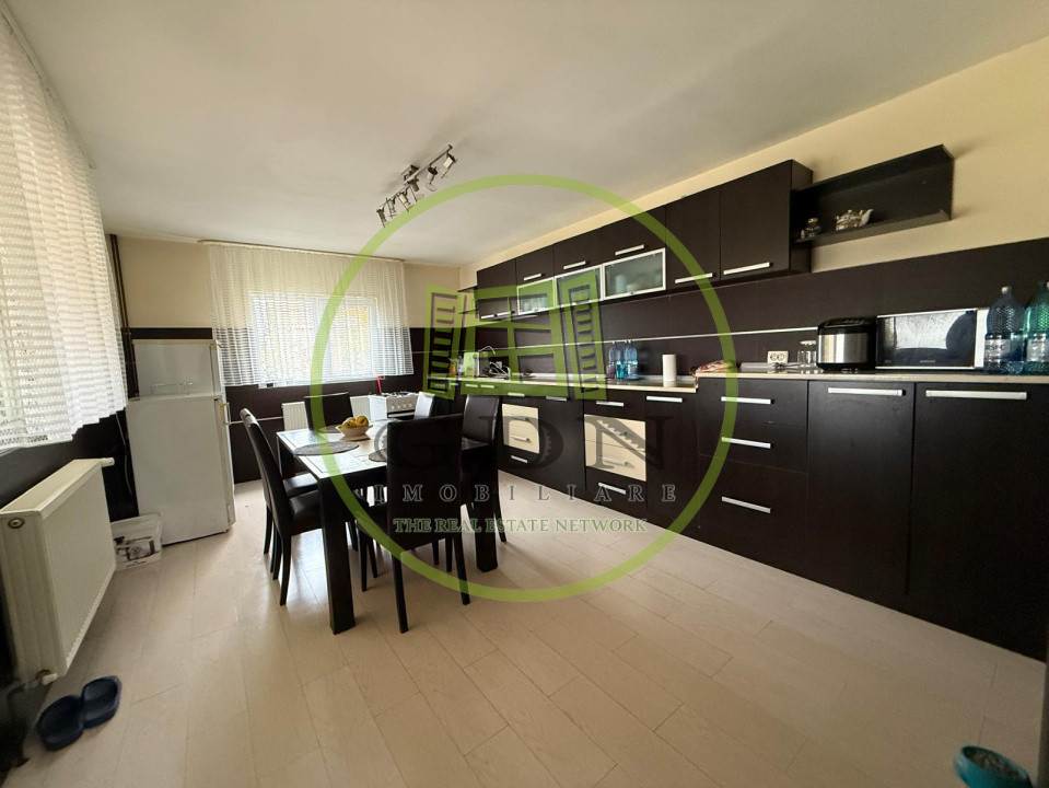 Casa D+P+M, 713 MP teren, 300 MP utili, Carcea, zona Metro 