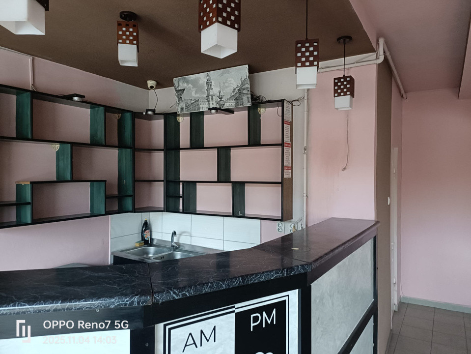 Spațiu comercial de vânzare  sau închiriat.