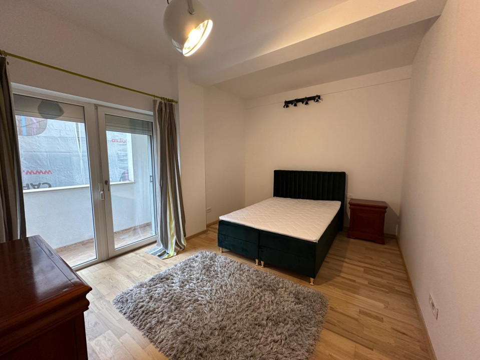 Apartament 3 camere, 90 mp, cartier centru, zona Biserica Sfintii Apostoli