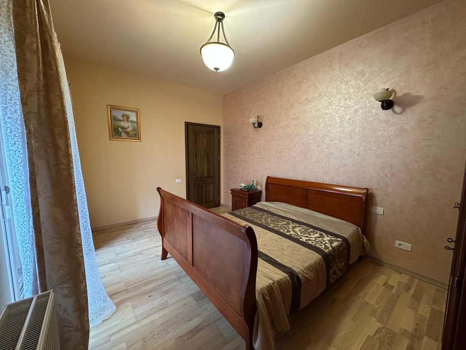 Apartament 3 camere, 90 mp, cartier centru, zona Biserica Sfintii Apostoli
