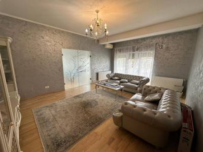 Apartament 3 camere, 90 mp, cartier centru, zona Biserica Sfintii Apostoli