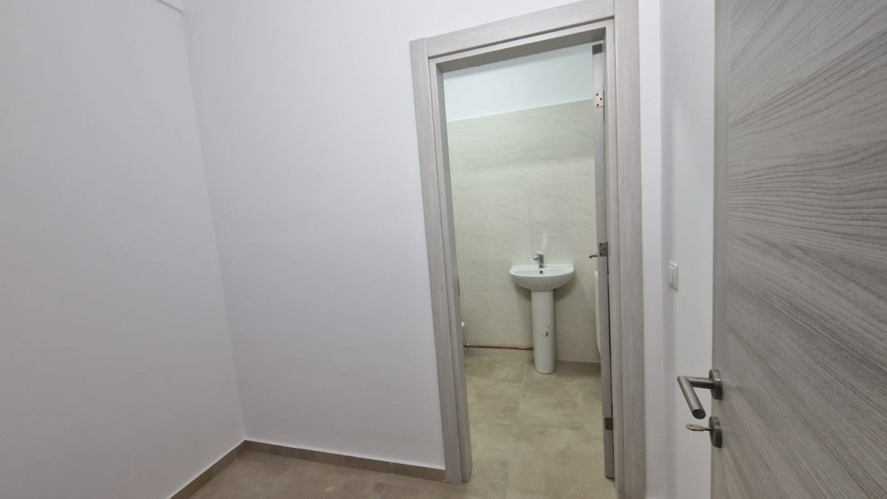 Spatiu comercial, 91mp, Rovine, zona Garii