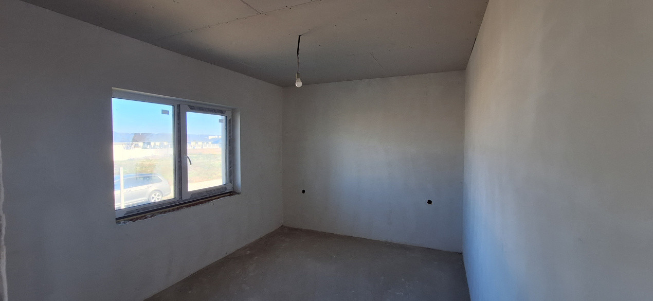 Casă individuală de vânzare, semifinisată, Sântandrei