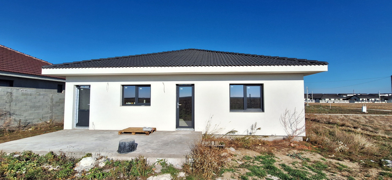 Casă individuală de vânzare, semifinisată, Sântandrei