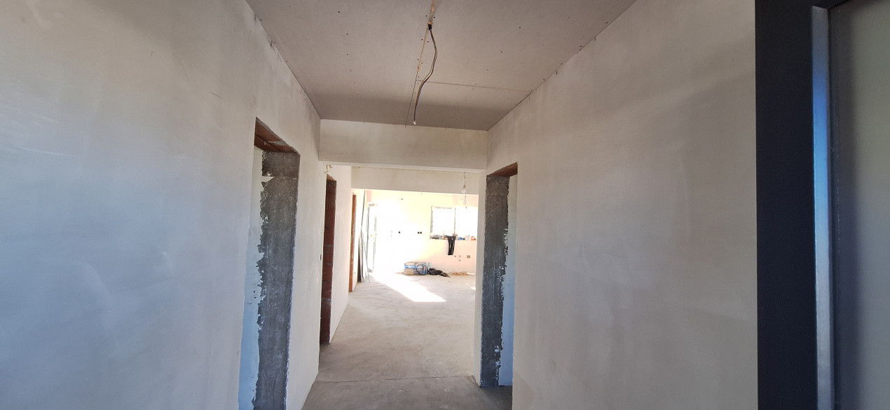 Casă individuală de vânzare, semifinisată, Sântandrei