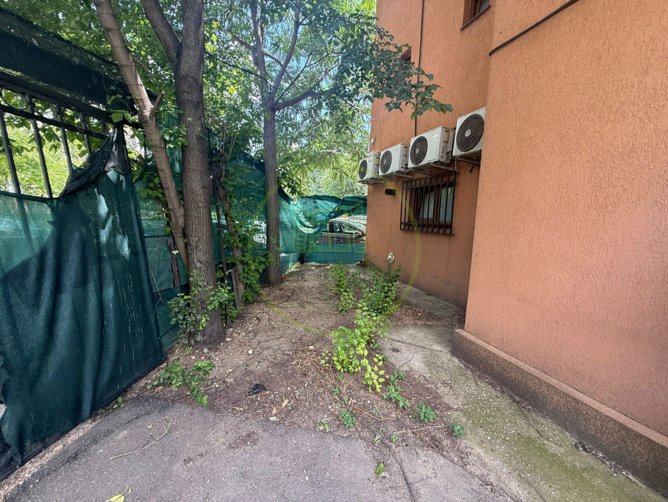 Spatiu comercial. 500mp, Sarari