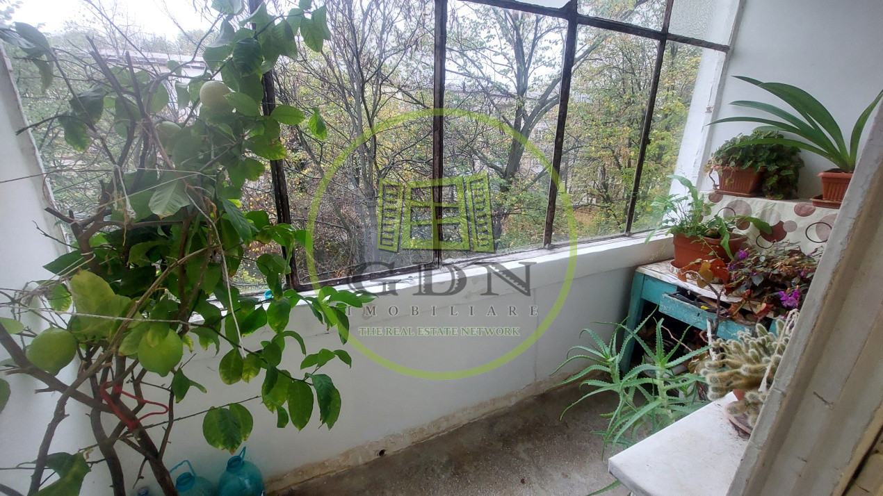 Apartament trei camere semidecomandat, etajul 3, Brazda zona Simplon