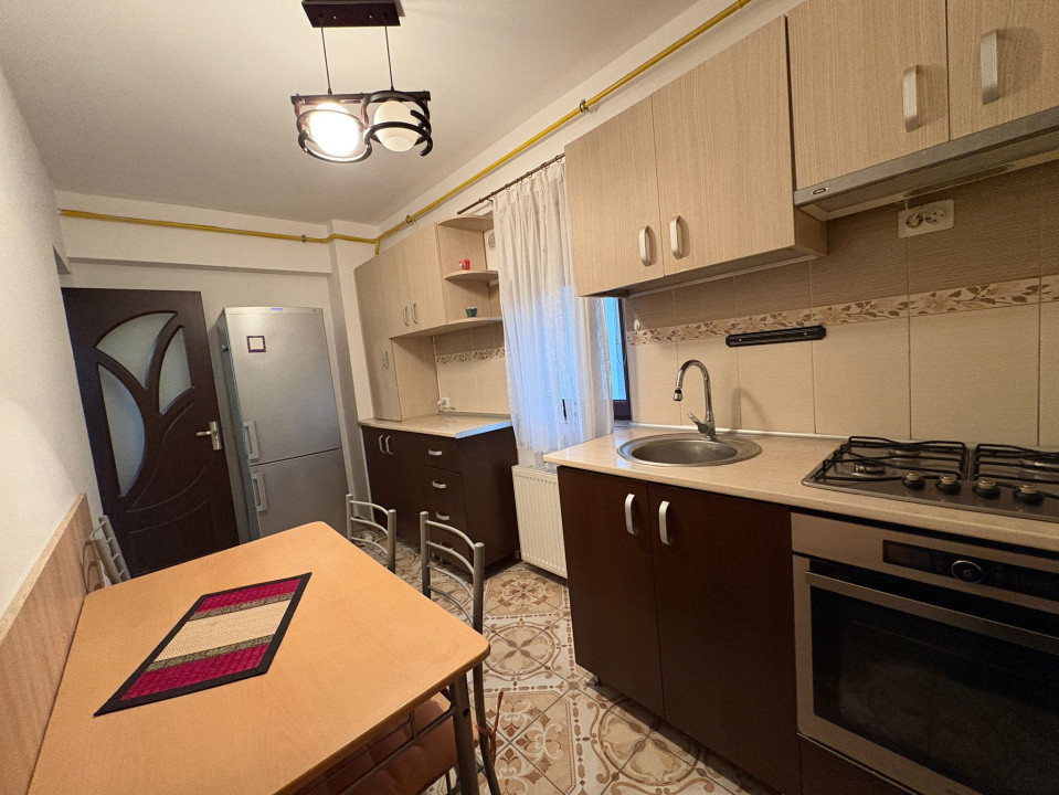 Apartament 2 camere, decomandat, 58 mp, cartier Cornitoiu, Zona Profi