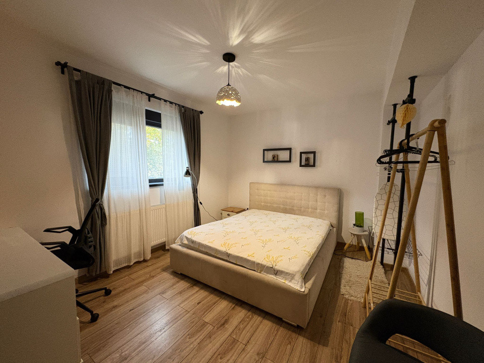 Apartament, 2 camere, decomandat, 53 mp, Cartier 1 Mai, Zona Polivalenta