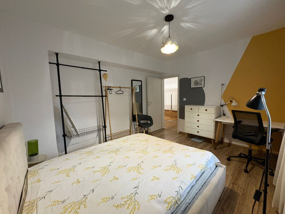 Apartament, 2 camere, decomandat, 53 mp, Cartier 1 Mai, Zona Polivalenta