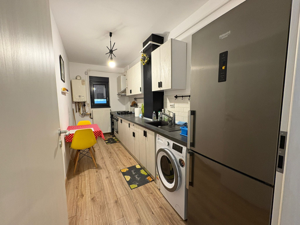 Apartament, 2 camere, decomandat, 53 mp, Cartier 1 Mai, Zona Polivalenta