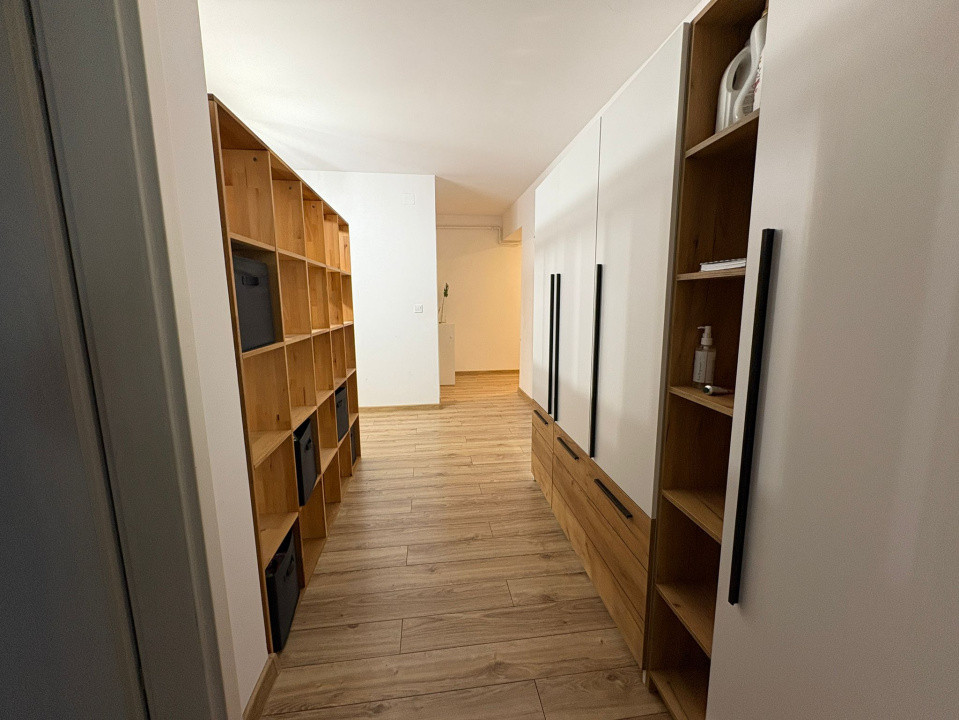 Apartament, 2 camere, decomandat, 53 mp, Cartier 1 Mai, Zona Polivalenta
