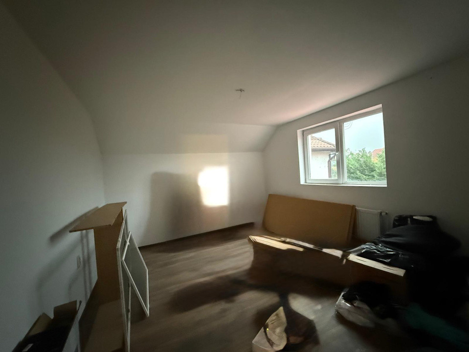 Casa P+M, 375 MP teren, 114,78 MP utili, comuna Malu Mare, zona Damila