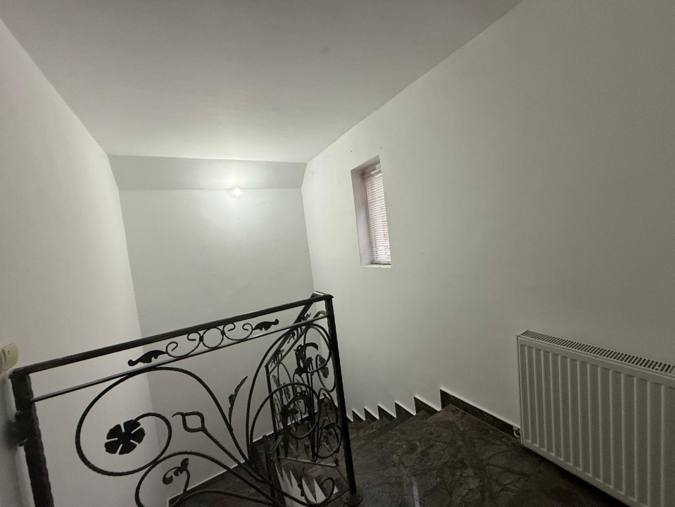 Casa P+M, 375 MP teren, 114,78 MP utili, comuna Malu Mare, zona Damila