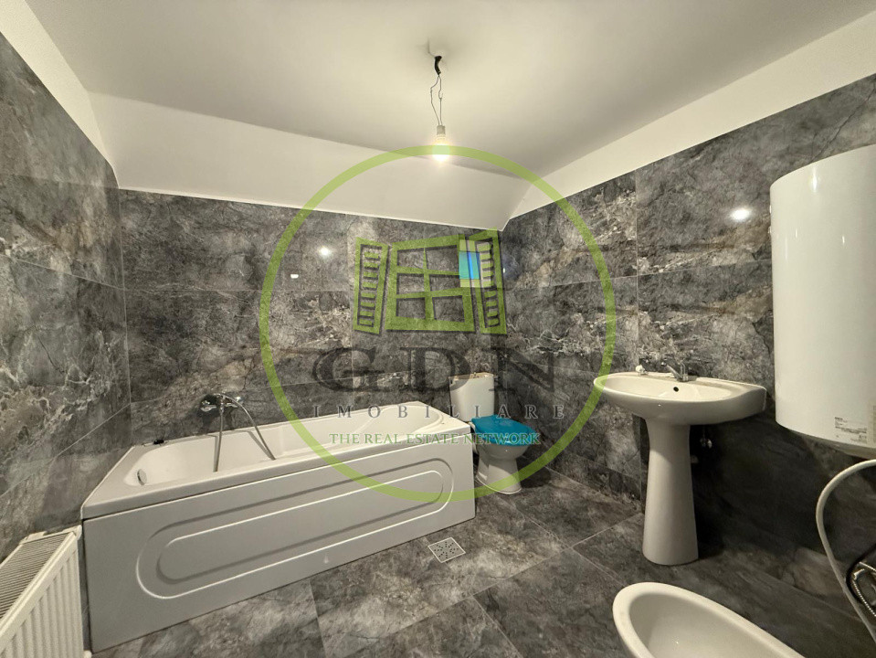 Casa P+M, 375 MP teren, 114,78 MP utili, comuna Malu Mare, zona Damila