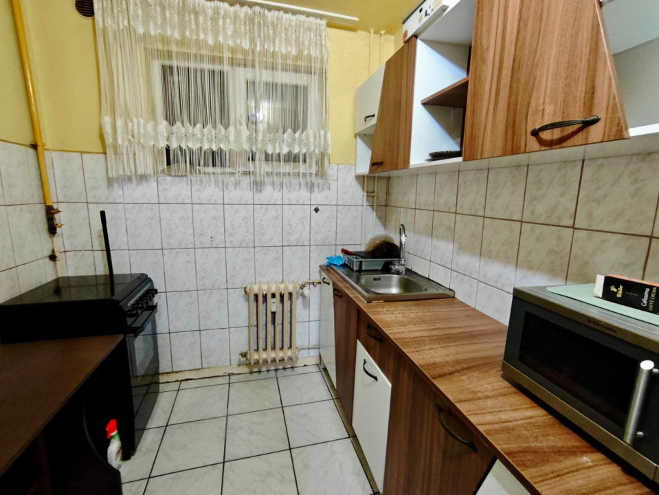 Închiriere apart. cu 2 camere, Mănăștur, 350 Eur