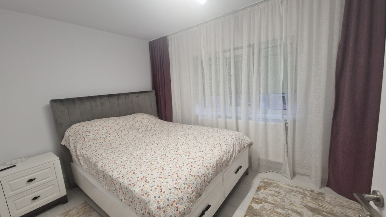 Apartament 3 camere, 58mp, semidecomandat, Craiovita Noua, zona Parculet