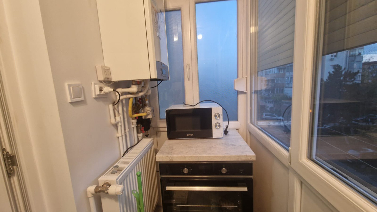 Apartament 3 camere, 58mp, semidecomandat, Craiovita Noua, zona Parculet