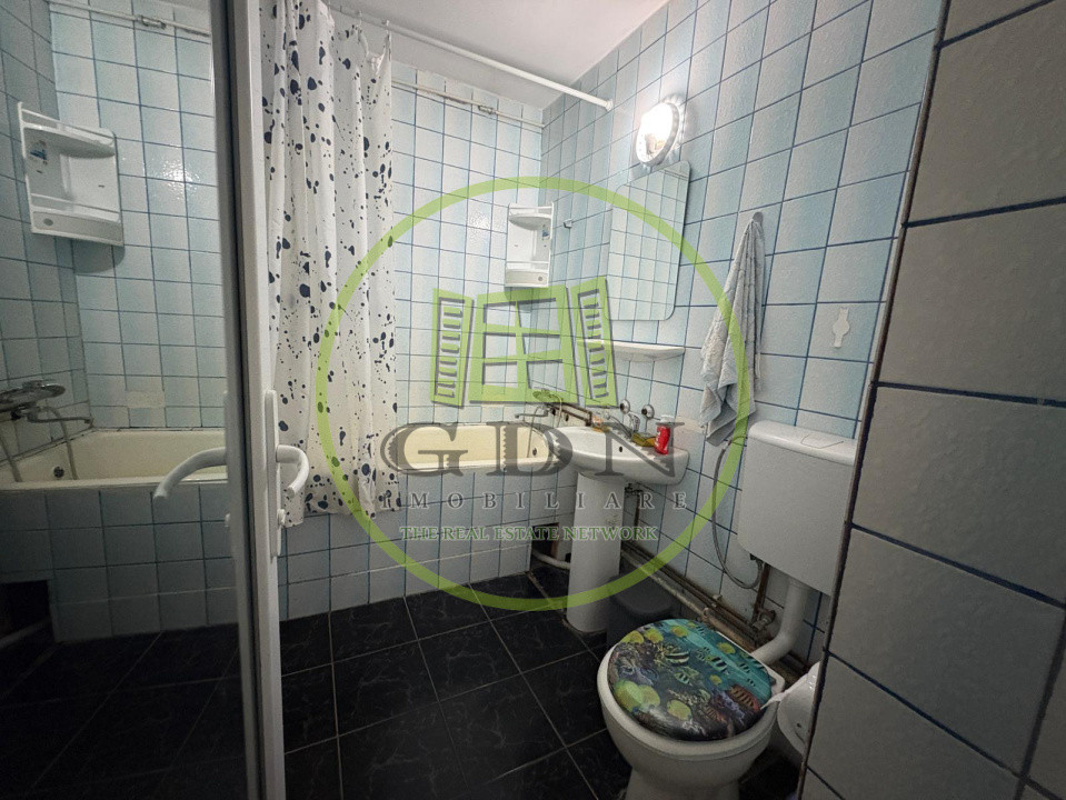 Apartament, 2 camere, semidecomandat, Nicolae Titulescu zona Fantasy Park