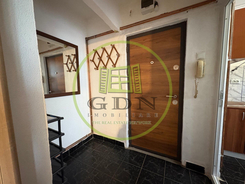 Apartament, 2 camere, semidecomandat, Nicolae Titulescu zona Fantasy Park