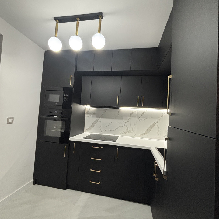 Apartament 4 camere de inchiriat