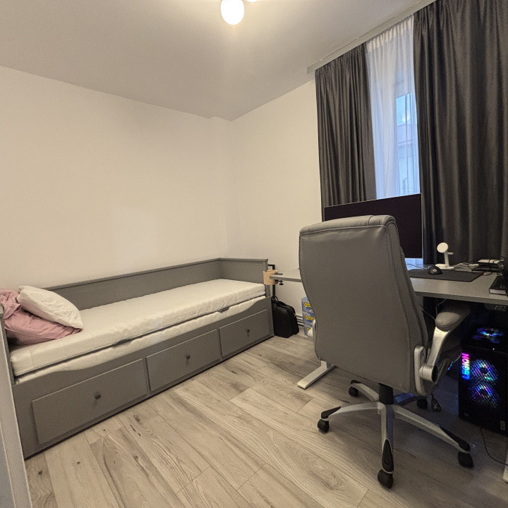 Apartament 4 camere de inchiriat