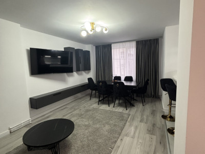 Apartament 4 camere de inchiriat