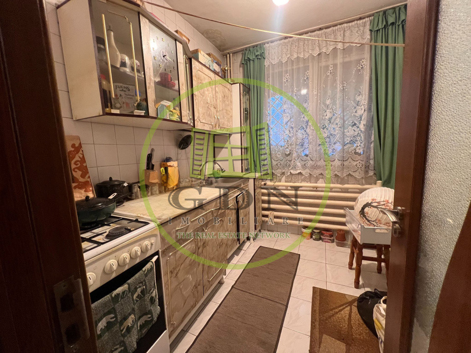 Apartament 3 camere, semidecomandat, 61.11 mp, Bld Titulescu, zona Scoala Nr. 12