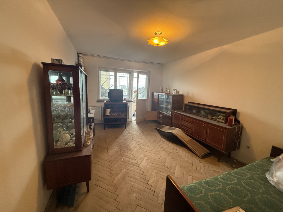 Apartament 3 camere, decomandat, 70.4 mp, Calea Bucuresti, Zona Institut 