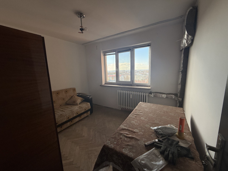Apartament 3 camere, decomandat, 70.4 mp, Calea Bucuresti, Zona Institut 