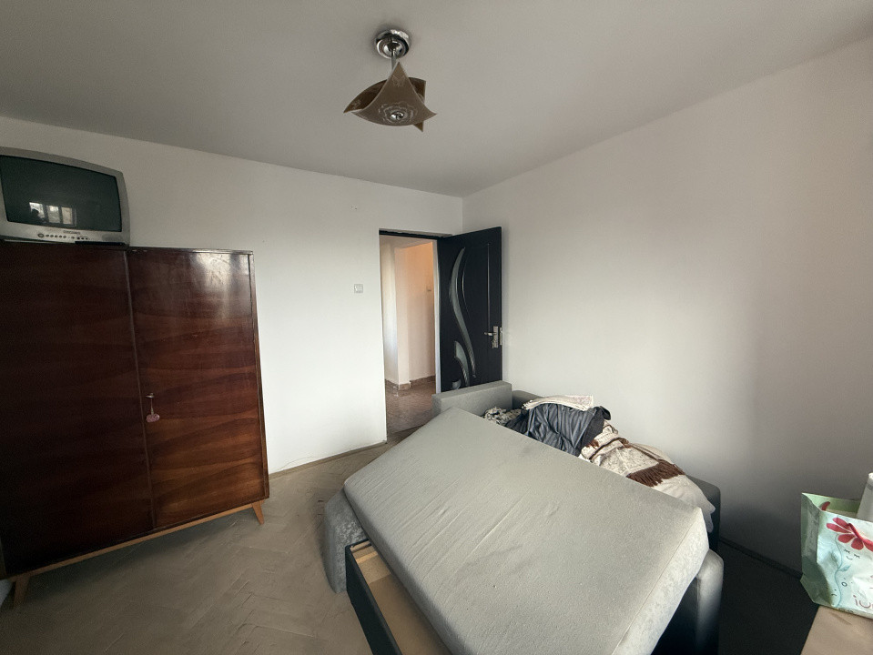 Apartament 3 camere, decomandat, 70.4 mp, Calea Bucuresti, Zona Institut 