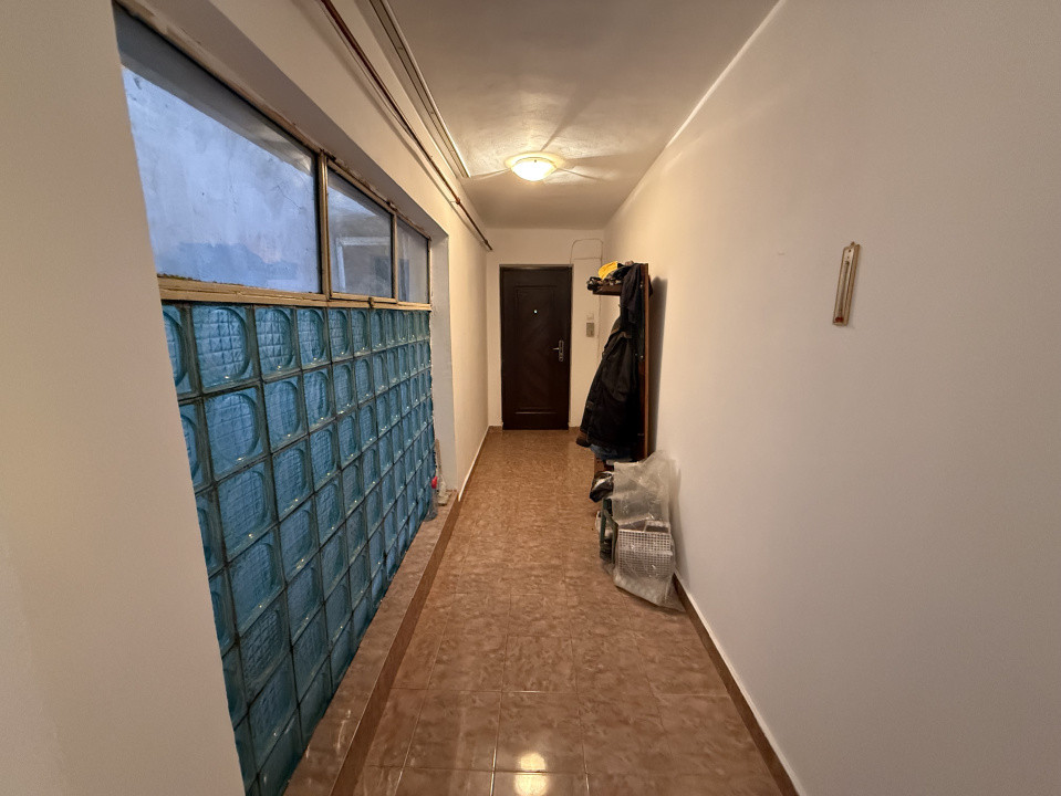 Apartament 3 camere, decomandat, 70.4 mp, Calea Bucuresti, Zona Institut 