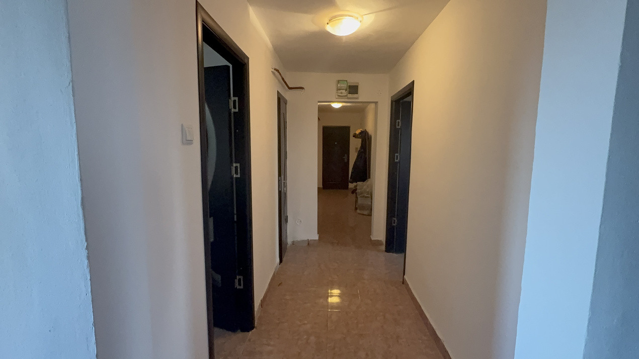 Apartament 3 camere, decomandat, 70.4 mp, Calea Bucuresti, Zona Institut 