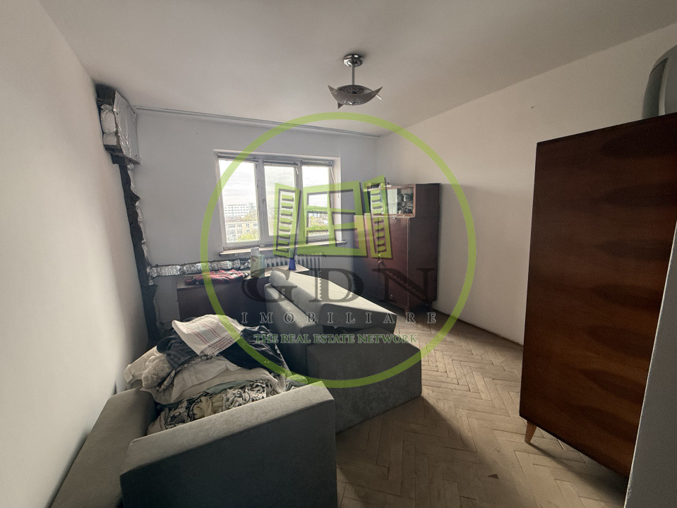 Apartament 3 camere, decomandat, 70.4 mp, Calea Bucuresti, Zona Institut 